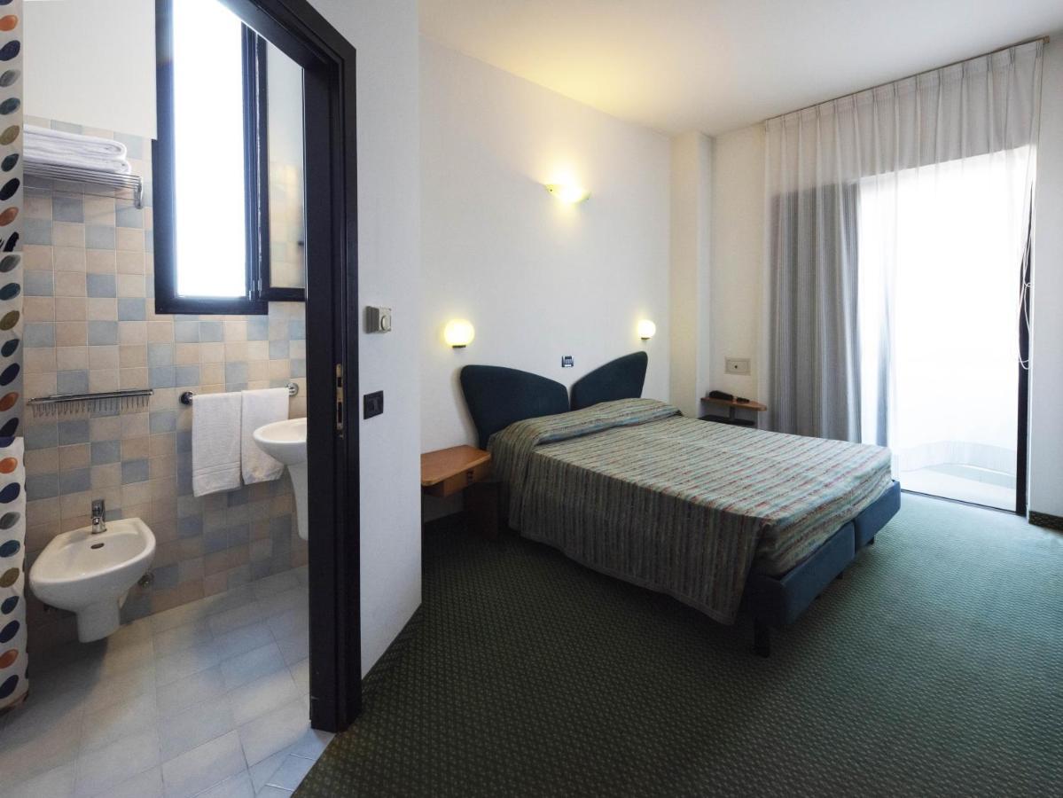 Hotel Ali D'Oro Rimini Exterior photo